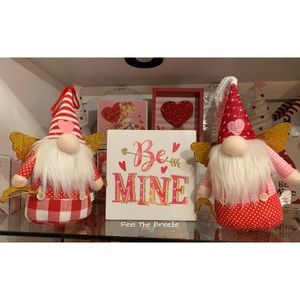 Be Mine Valentine Gnome & Sitter Bundle